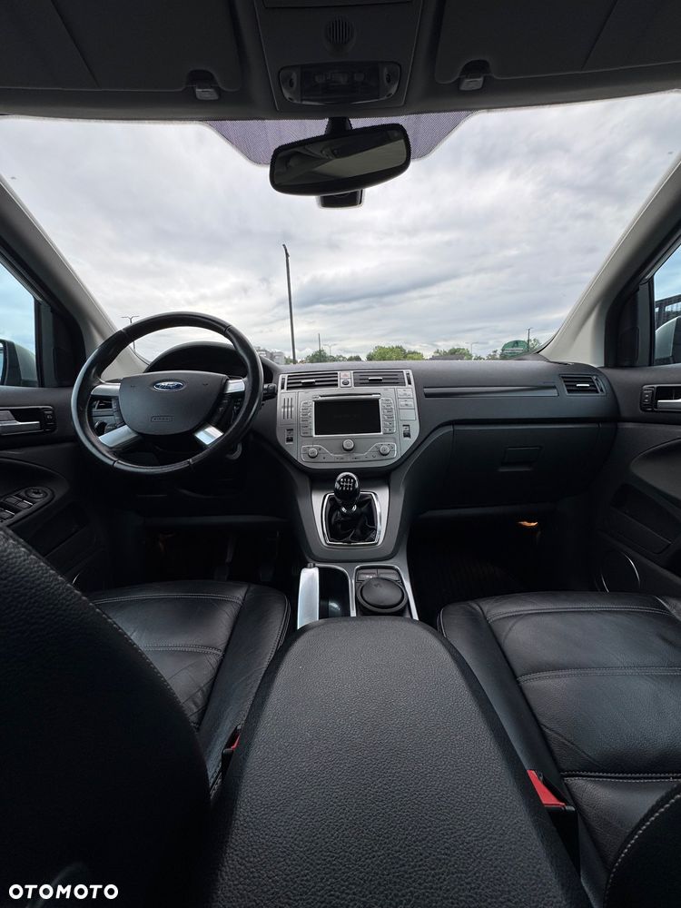 Ford Kuga 2.0 TDCi 4x4 Titanium - 31