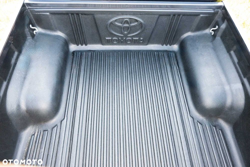 Toyota Hilux - 3