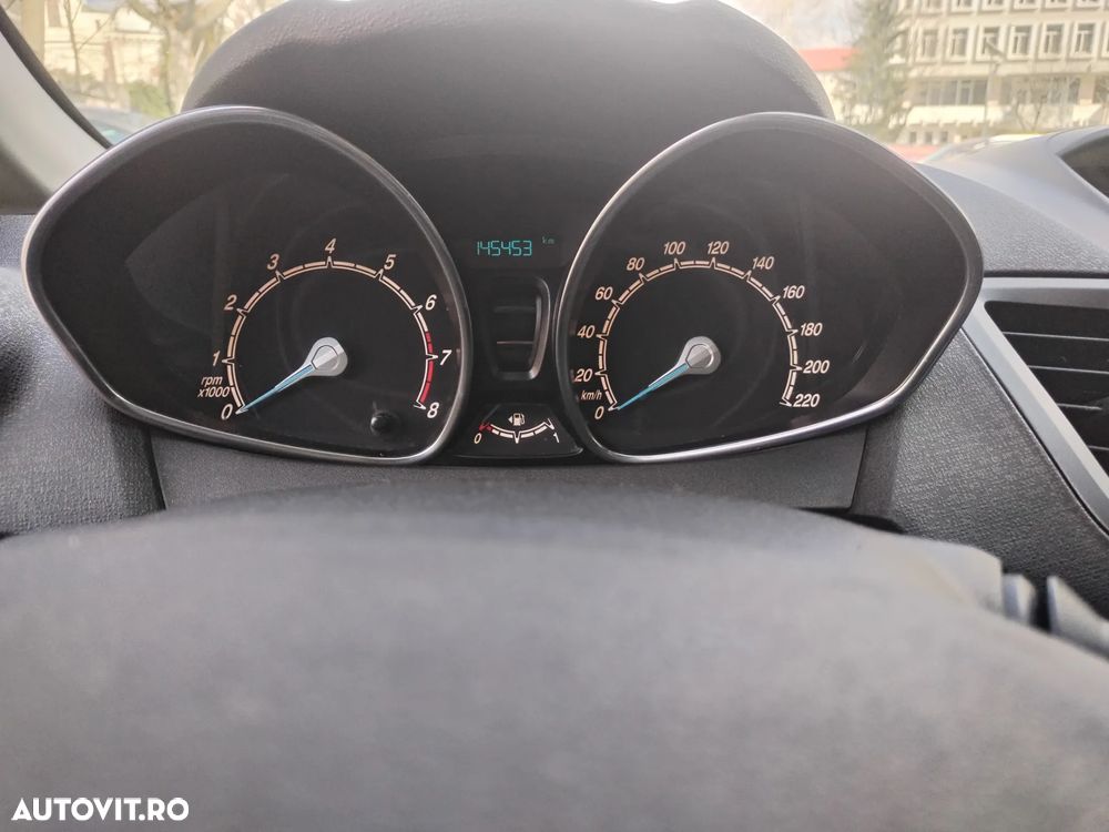 Ford Fiesta - 8