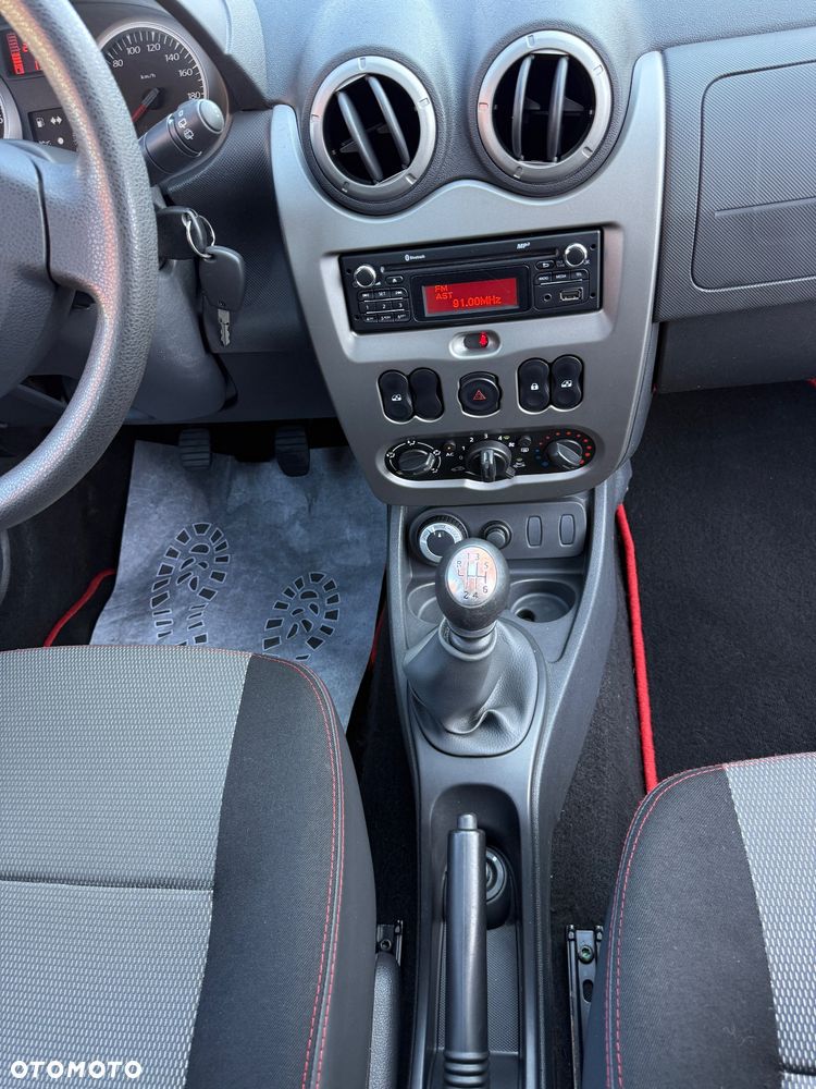 Dacia Duster 1.5 dCi Laureate 4x4 - 19