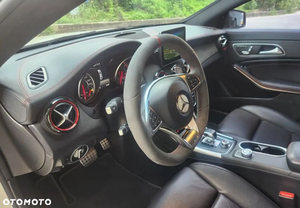 Mercedes-Benz CLA AMG 45 4Matic 7G-DCT - 5