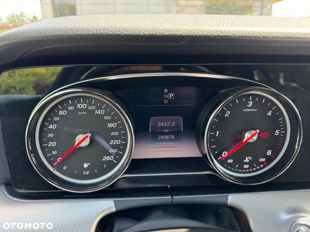 Mercedes-Benz Klasa E 220 d 4-Matic Avantgarde - 9