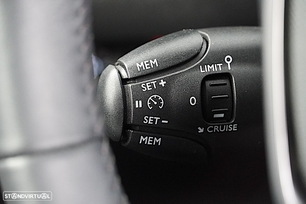 Peugeot e-2008 50 kWh Allure Pack - 34