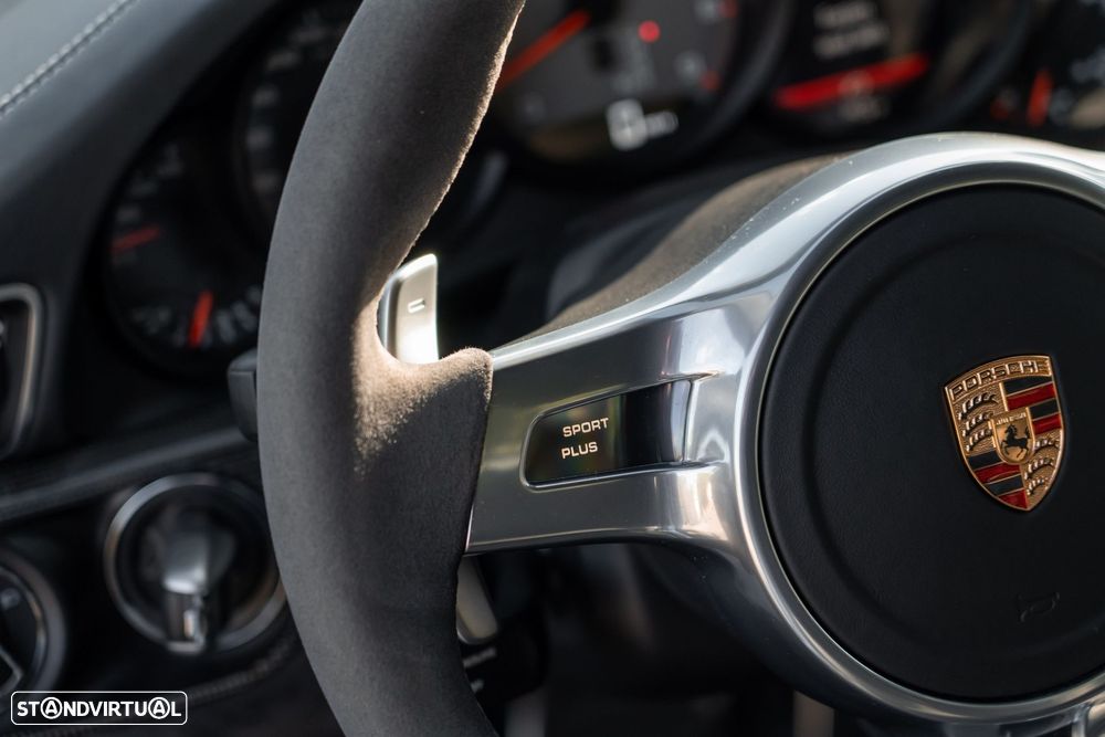 Porsche 911 (991) Carrera 4 GTS PDK - 15