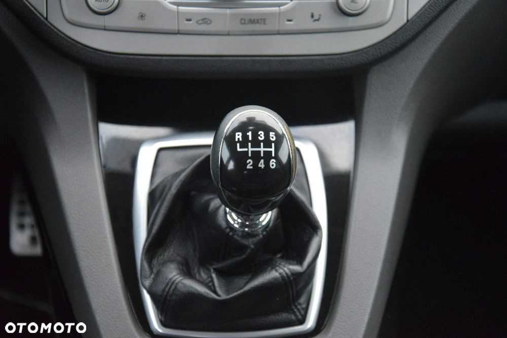 Ford Kuga 2.0 TDCi 4x4 Individual - 26