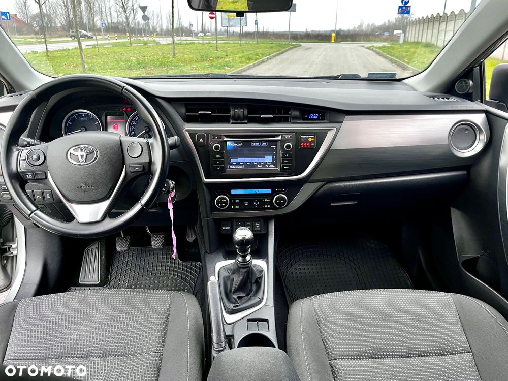 Toyota Auris 1.6 Premium Start - 24