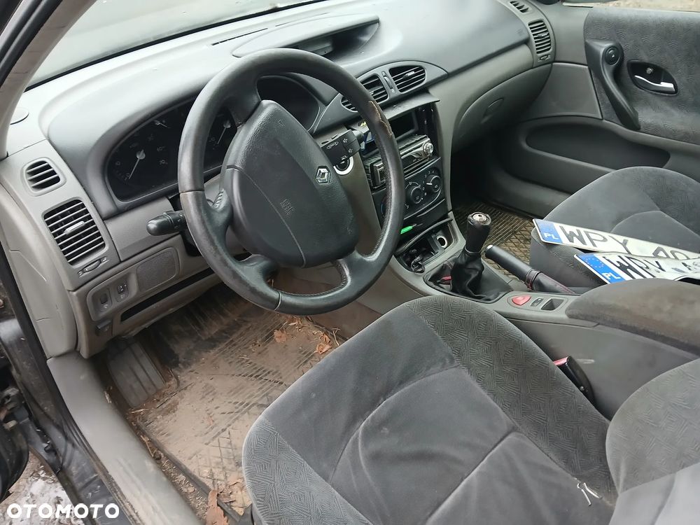 RENAULT LAGUNA II 1.8  HB fotel fotele kanapa deska kokpit podsufitka boczek boczki klamka podłokietnik licznik prędkościomierz - 3
