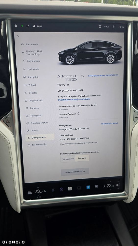 Tesla Model X - 16