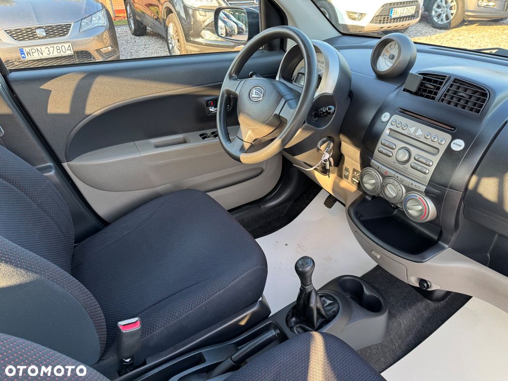 Daihatsu Sirion 1.3 CooLine - 3