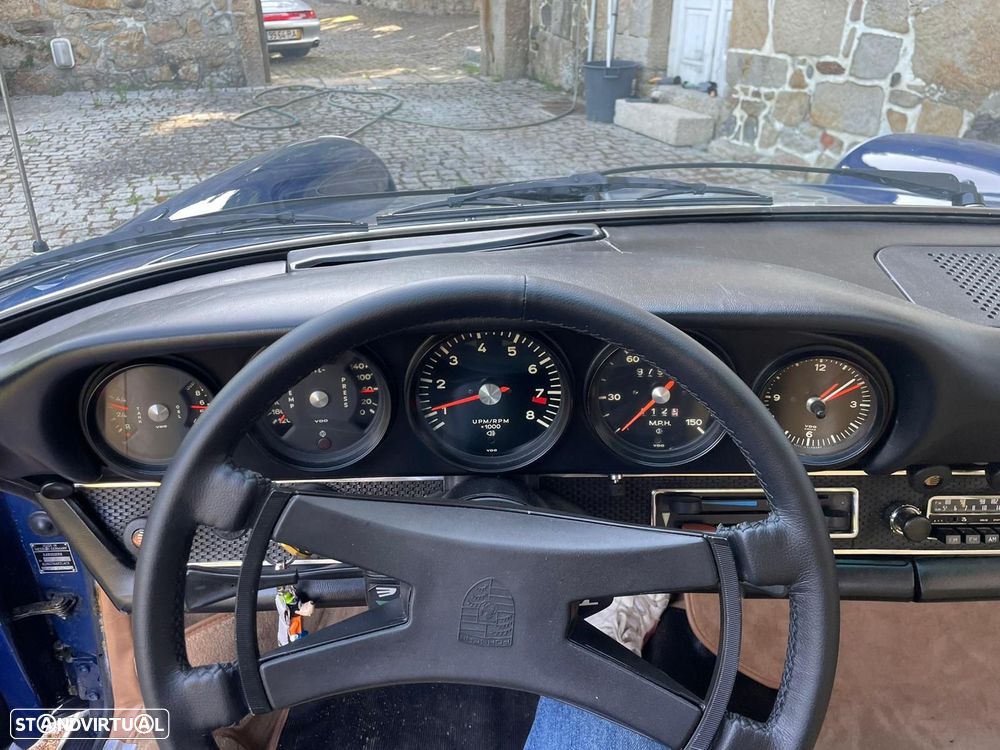 Porsche 911 Série F - 6