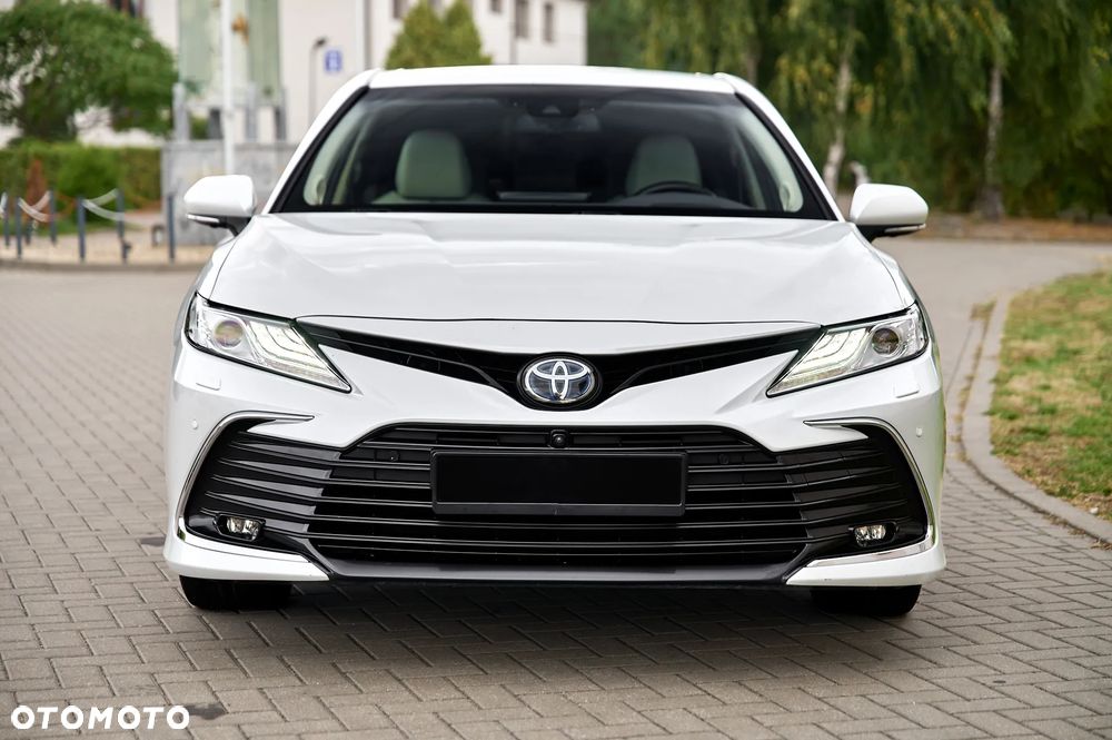 Toyota Camry 2.5 Hybrid Executive CVT - 6