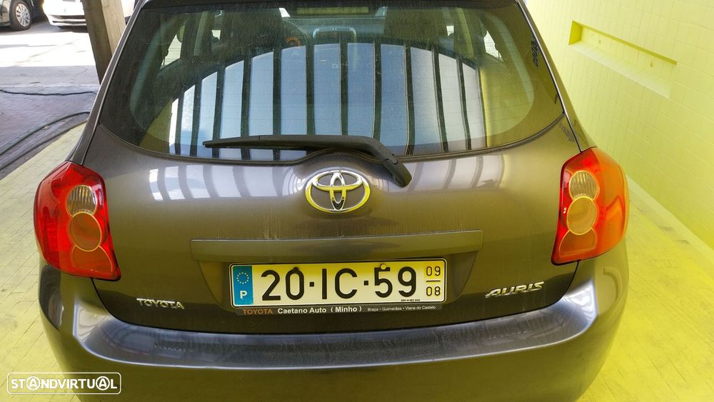 Toyota Auris 1.4 D-4D AC - 18