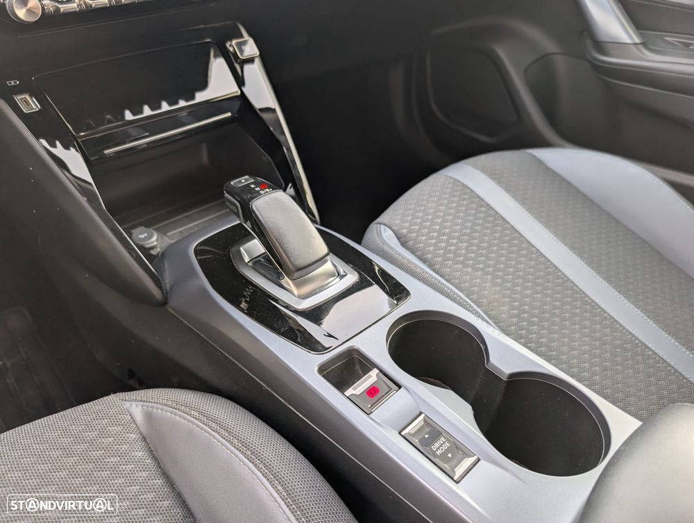 Peugeot e-2008 Allure Pack - 15