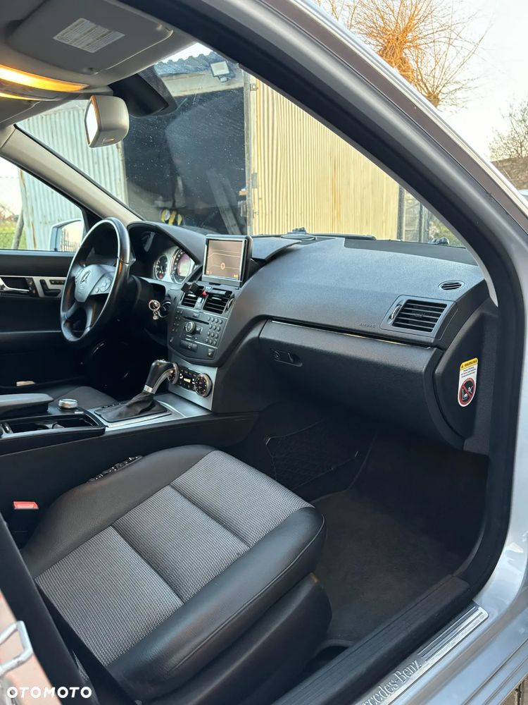 Mercedes-Benz Klasa C 320 CDI DPF 7G-TRONIC Avantgarde - 12