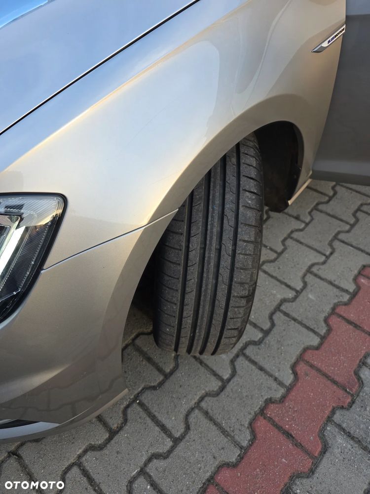 Volkswagen Golf - 10