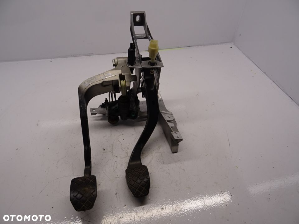 VW PASSAT B5 LIFT 2.8 PEDAŁ HAMULCA I SPRZĘGŁA - 1