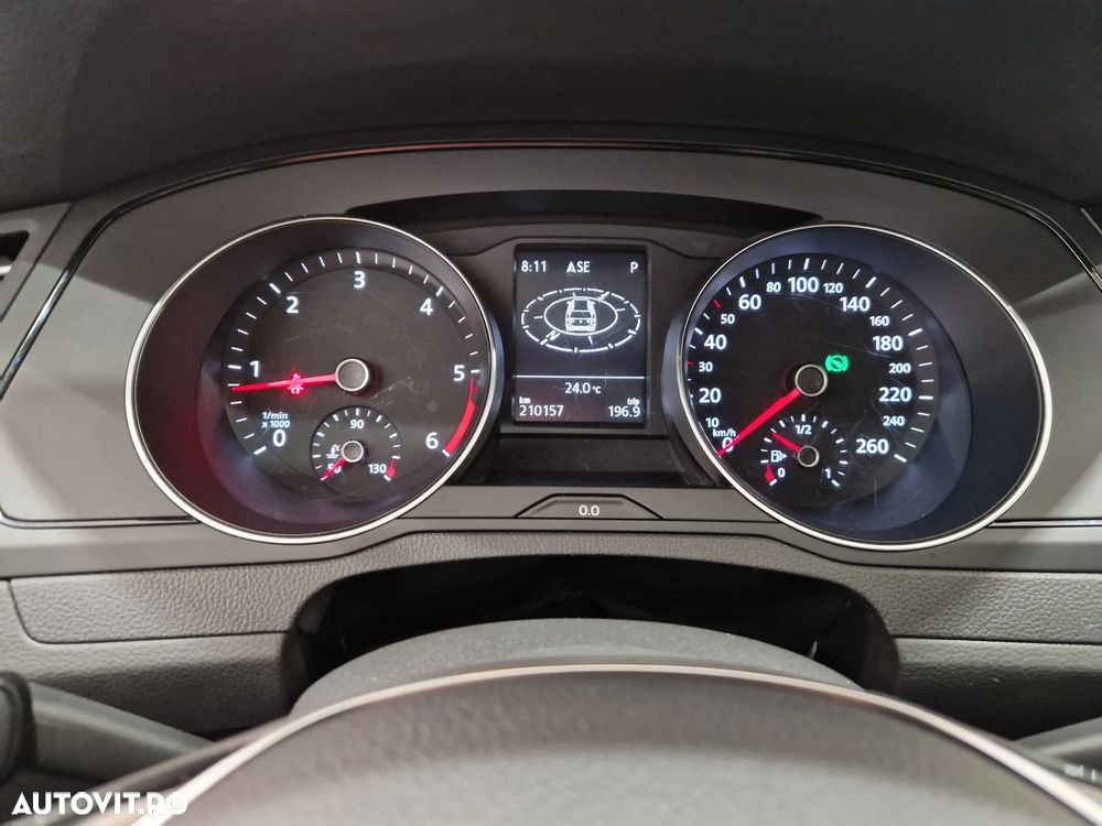 Volkswagen Passat Variant 2.0 TDI SCR DSG Comfortline - 10