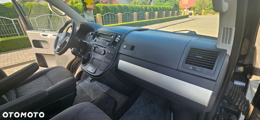 Volkswagen Multivan - 13