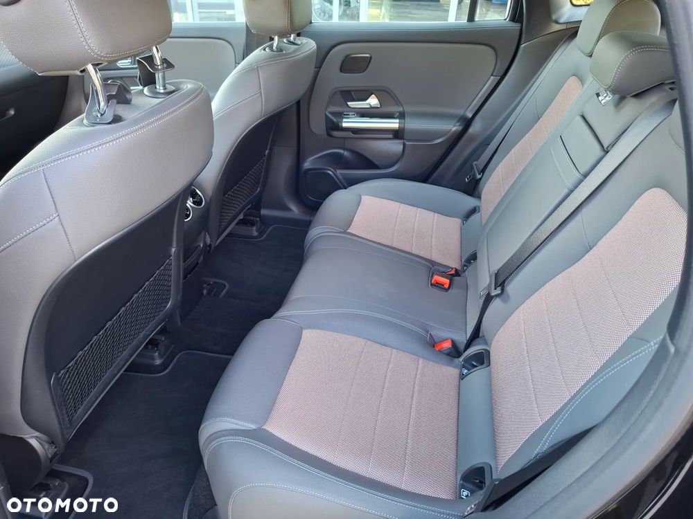 Mercedes-Benz EQA 250+ 70.5kWh Electric Art - 10