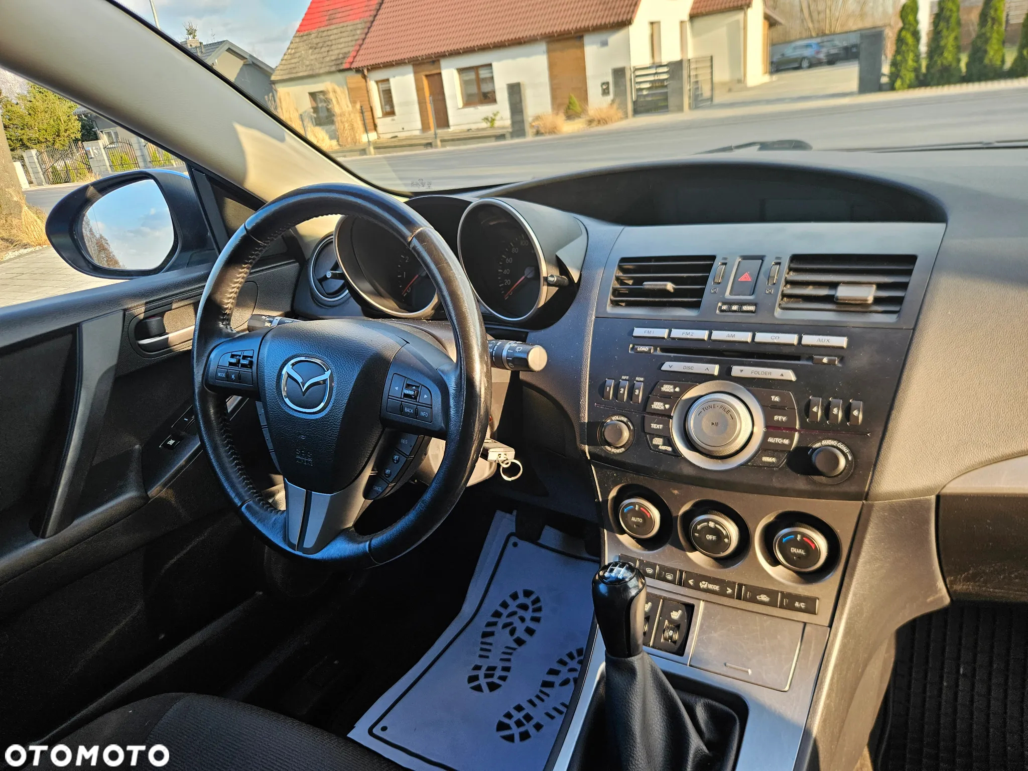 Mazda 3 1.6 Active + - 21