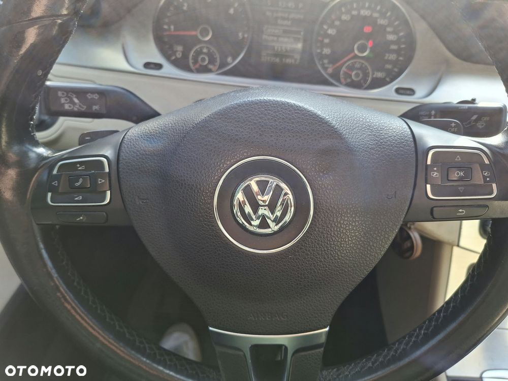 Volkswagen Passat - 16