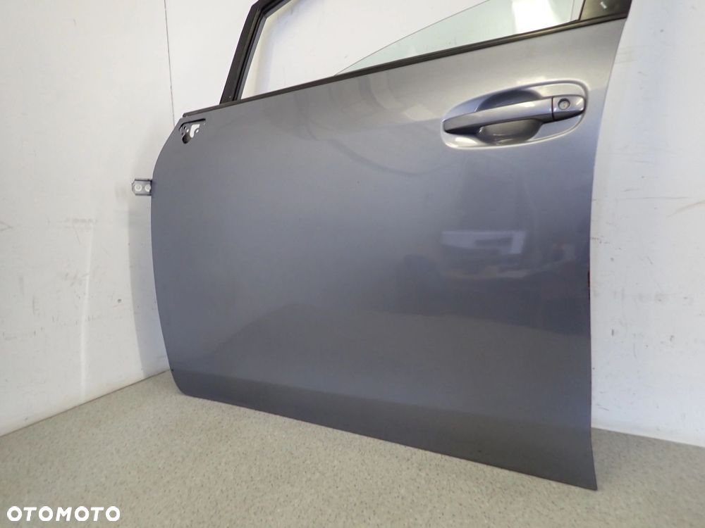 TOYOTA VERSO 09-13 DRZWI PRZEDNIE LEWE 8T4 - 4
