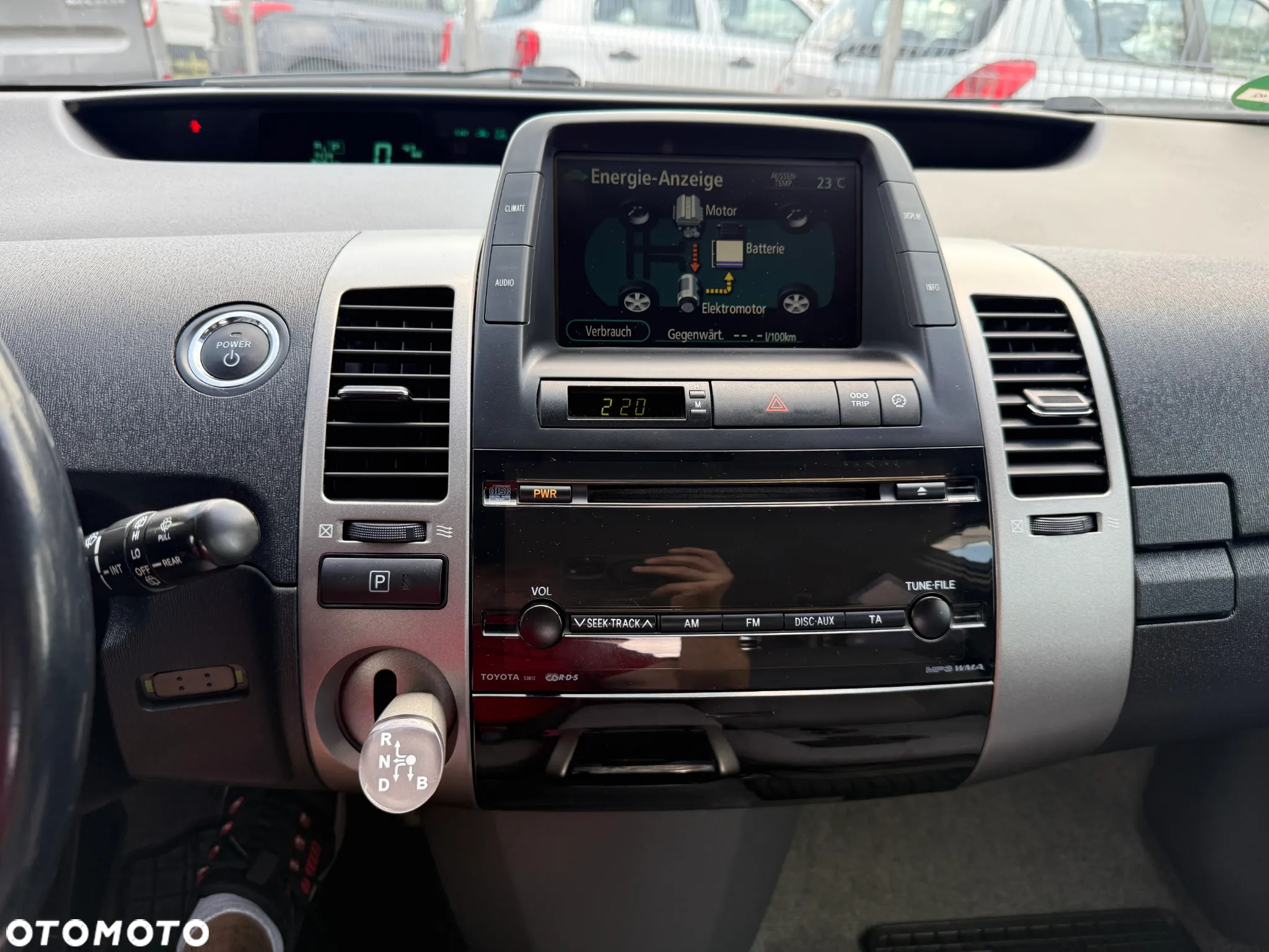 Toyota Prius (Hybrid) Executive - 27