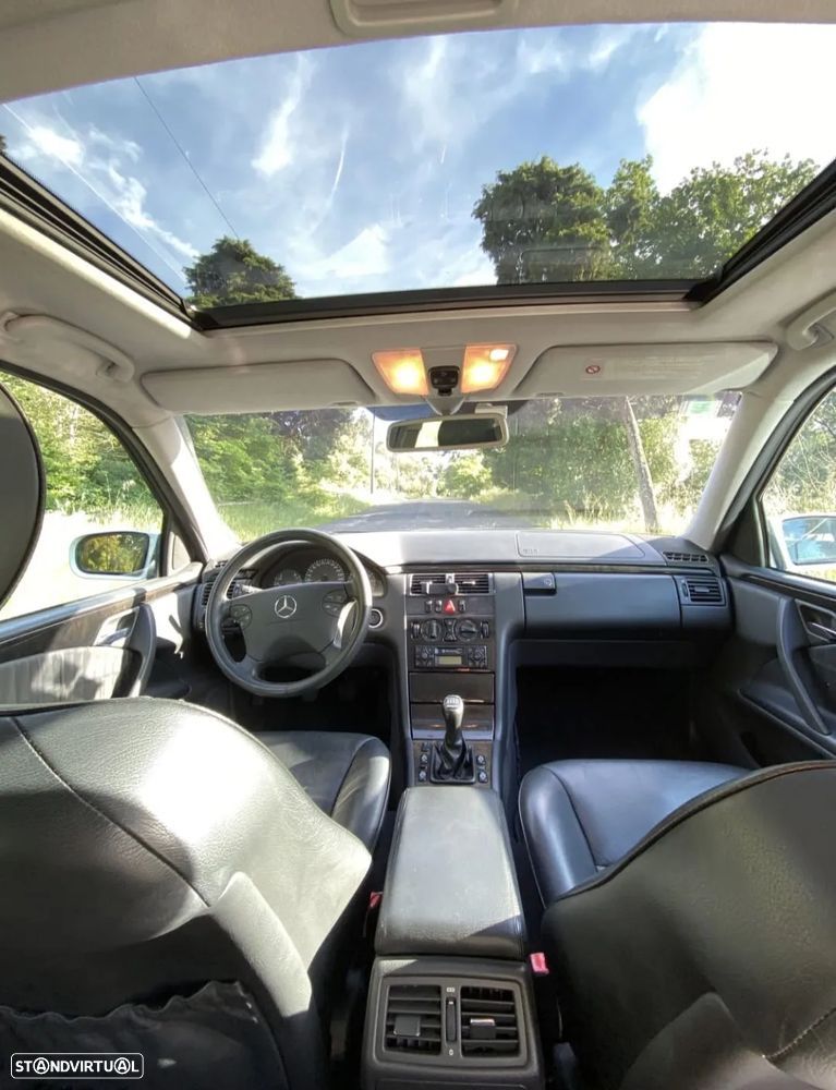 Mercedes-Benz E 200 - 8