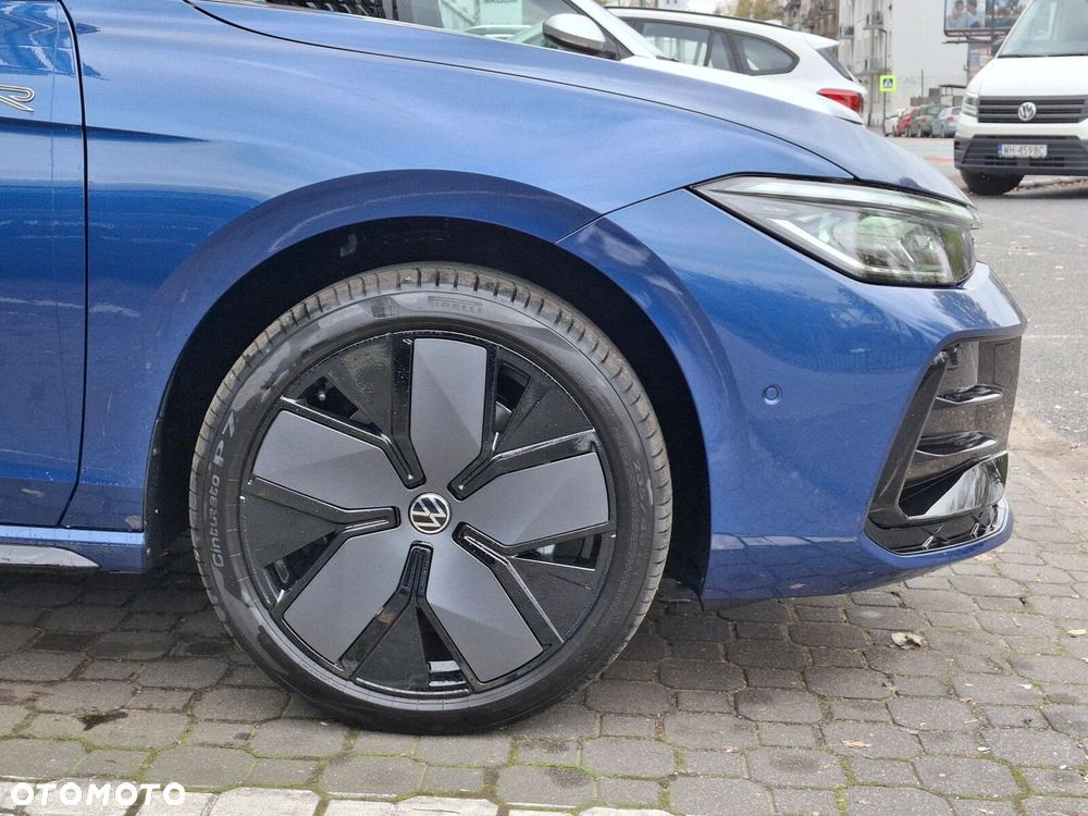 Volkswagen Passat - 4