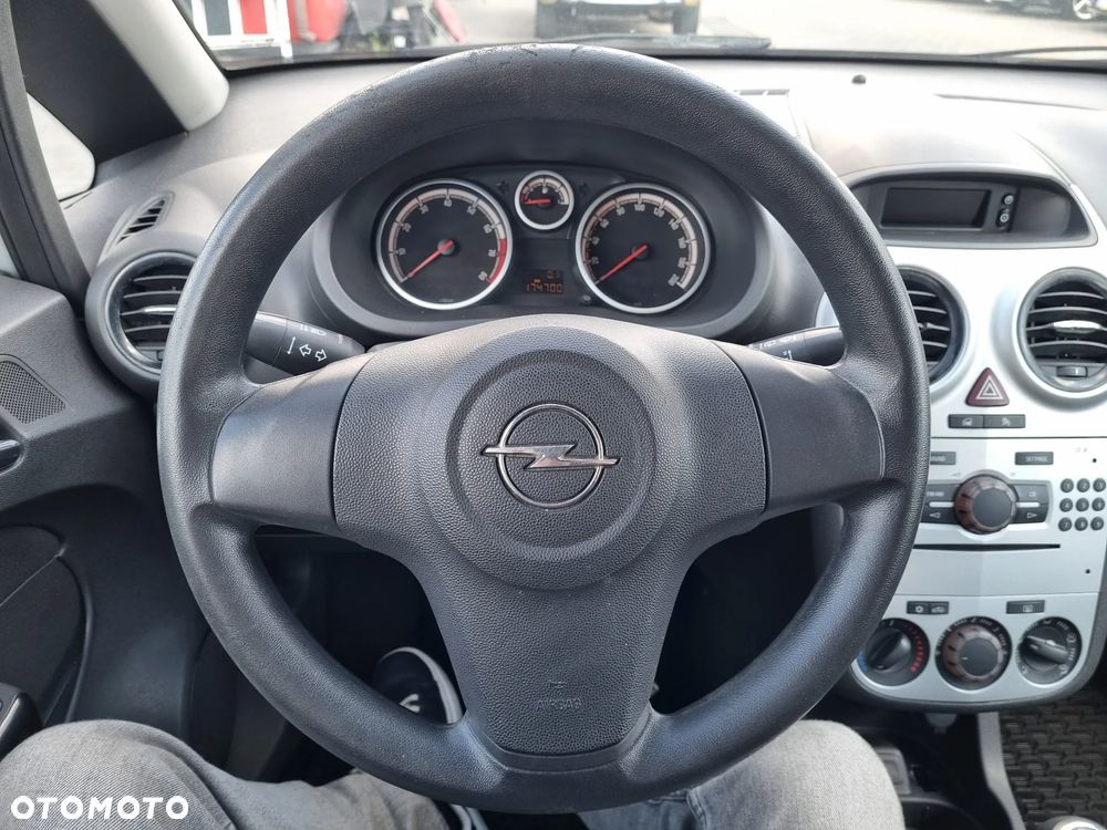 Opel Corsa 1.2 16V Enjoy - 11
