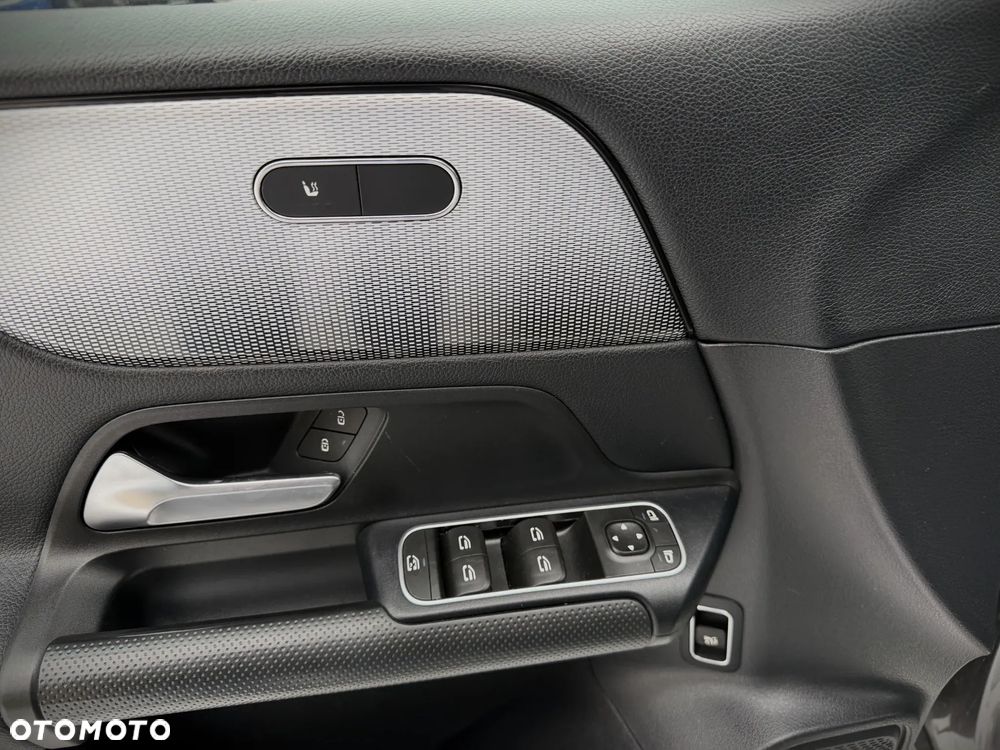 Mercedes-Benz Klasa B 180 7G-DCT Progressive - 29