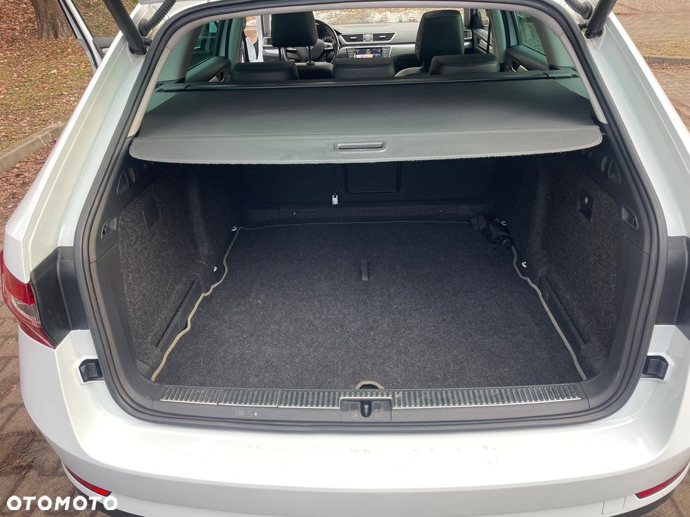 Skoda Superb 2.0 TDI Style DSG - 15