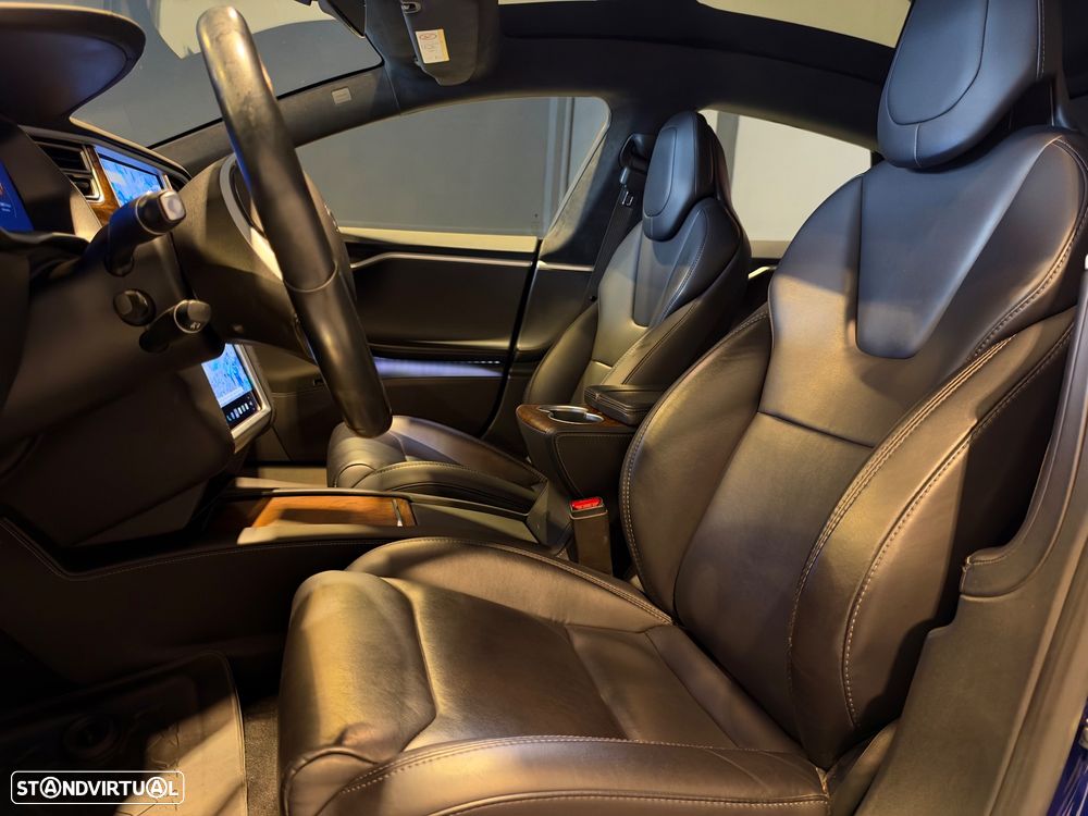 Tesla Model S - 19