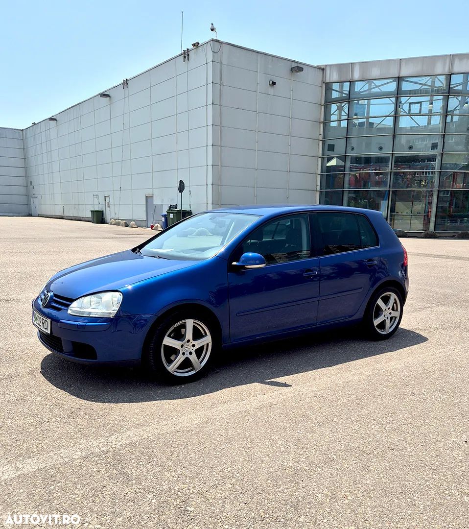 Volkswagen Golf - 1