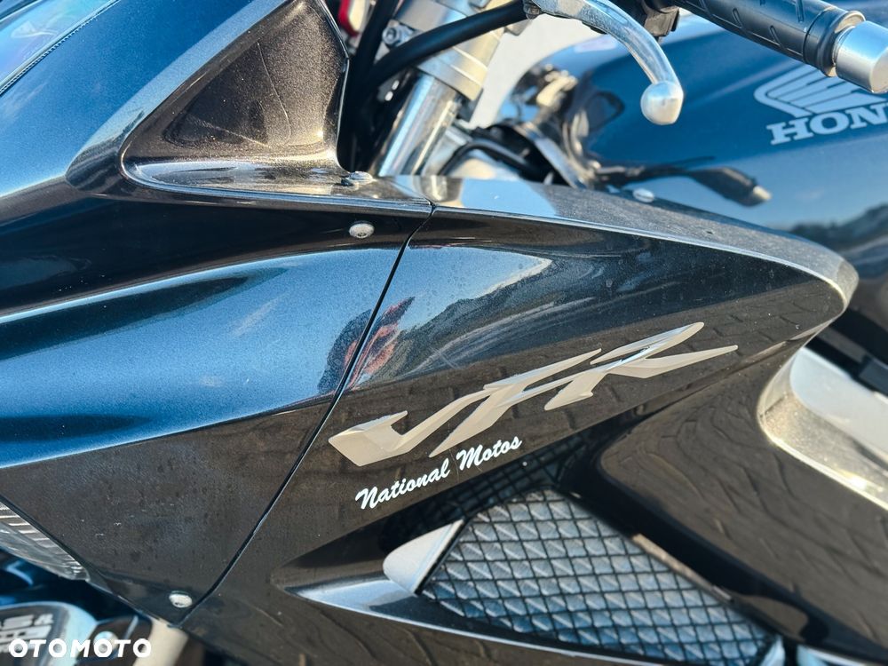 Honda VFR - 4