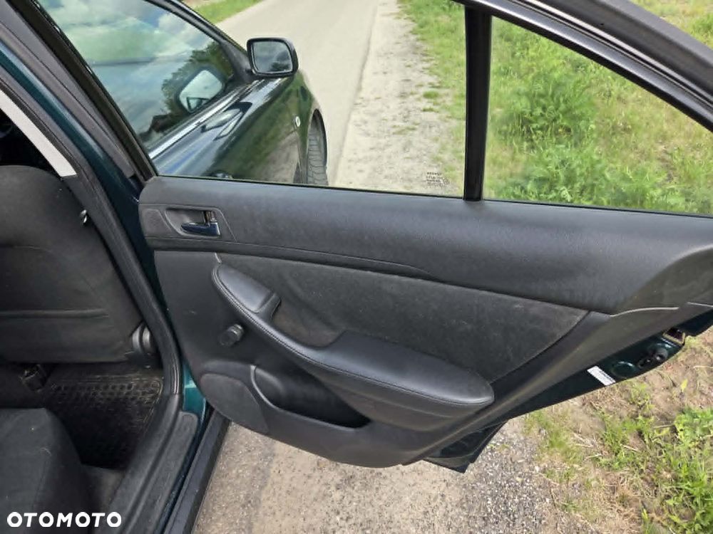 Toyota Avensis 1.8 VVT-i Terra - 12