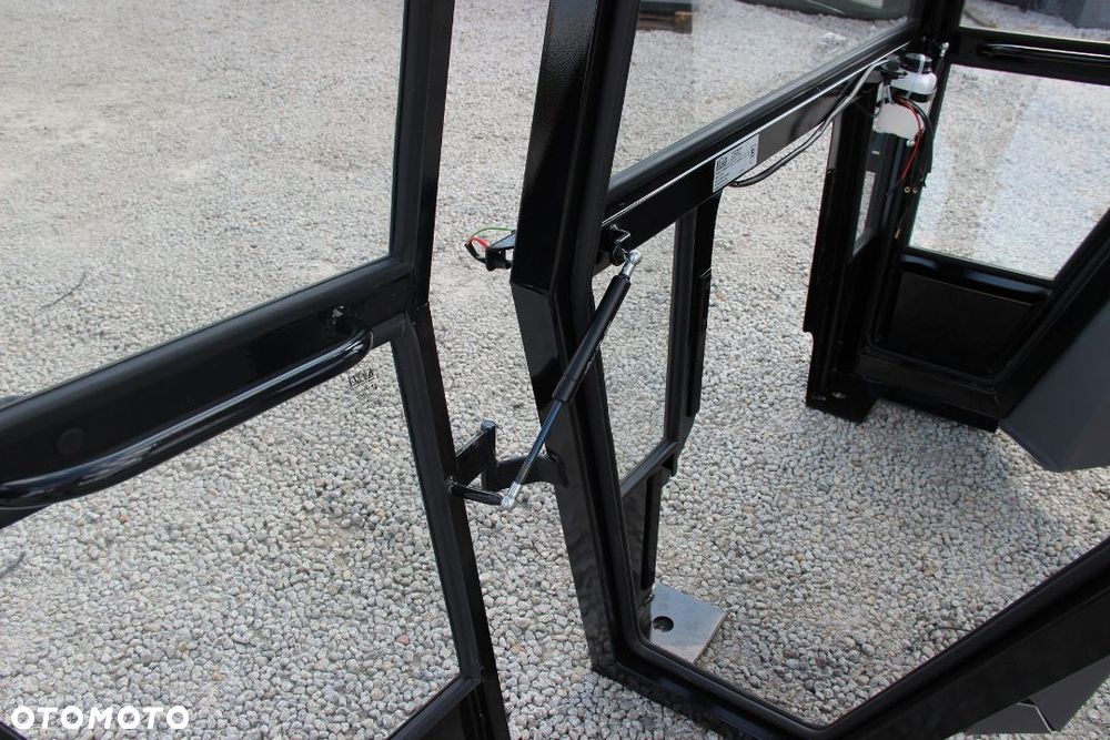 Kabina ursus bez błotników C 330 C-330 KOJA SMOLNIKI transport - 5