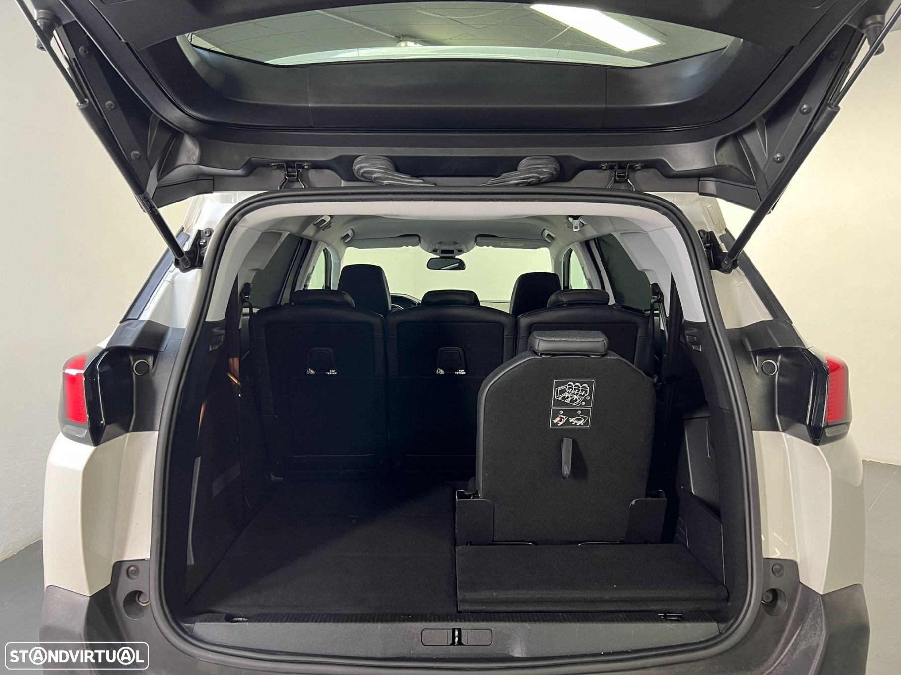 Peugeot 5008 1.2 PureTech Allure EAT8 - 22