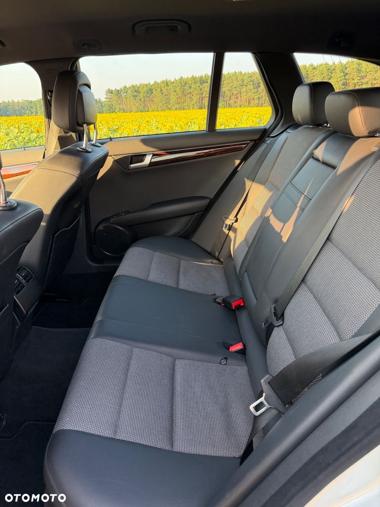 Mercedes-Benz Klasa C 180 BlueEFFICIENCY 7G-TRONIC Elegance - 12