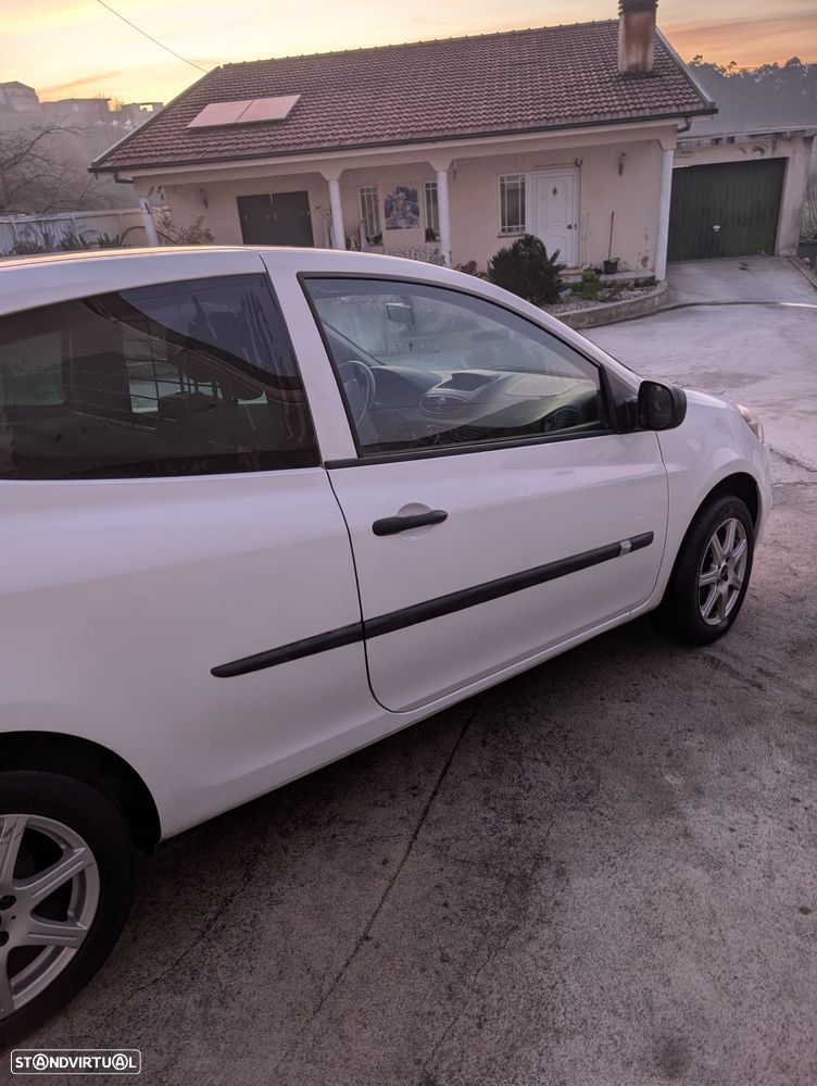 Renault Clio 1.5 dCi Dynamique - 4