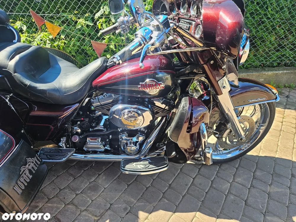 Harley-Davidson FLH Electra Glide - 24