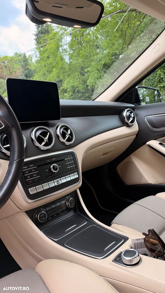 Mercedes-Benz GLA 220 4MATIC - 10