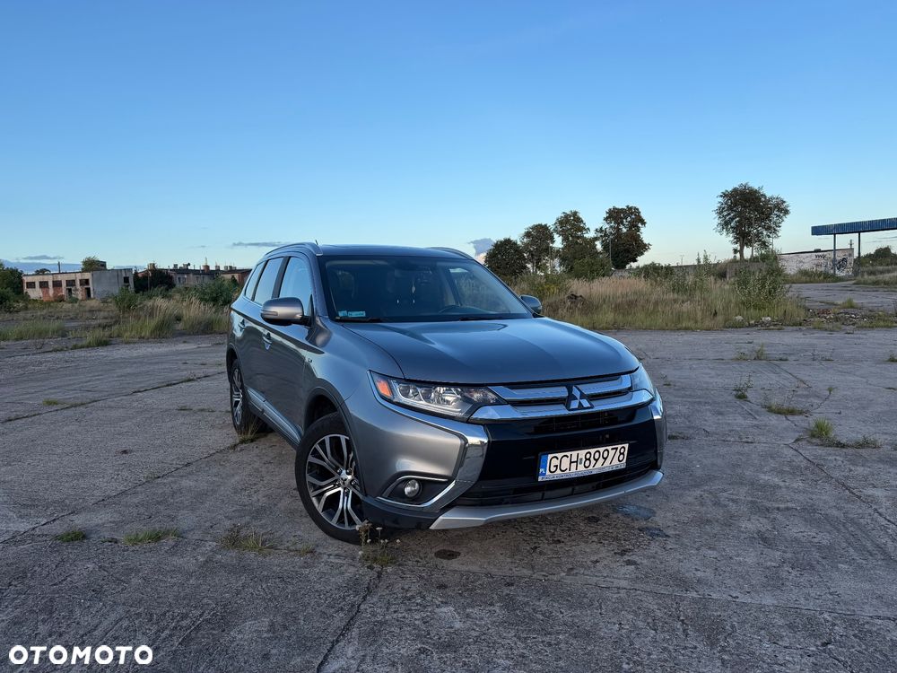 Mitsubishi Outlander - 2