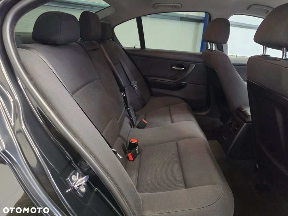 BMW Seria 3 318i - 24