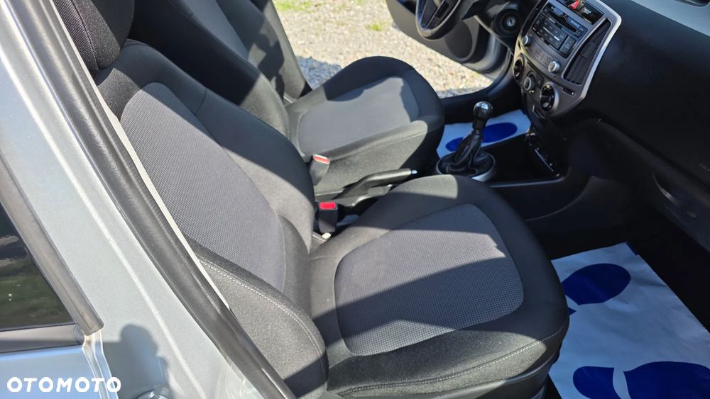 Hyundai i20 1.2 Fifa World Cup Edition - 19