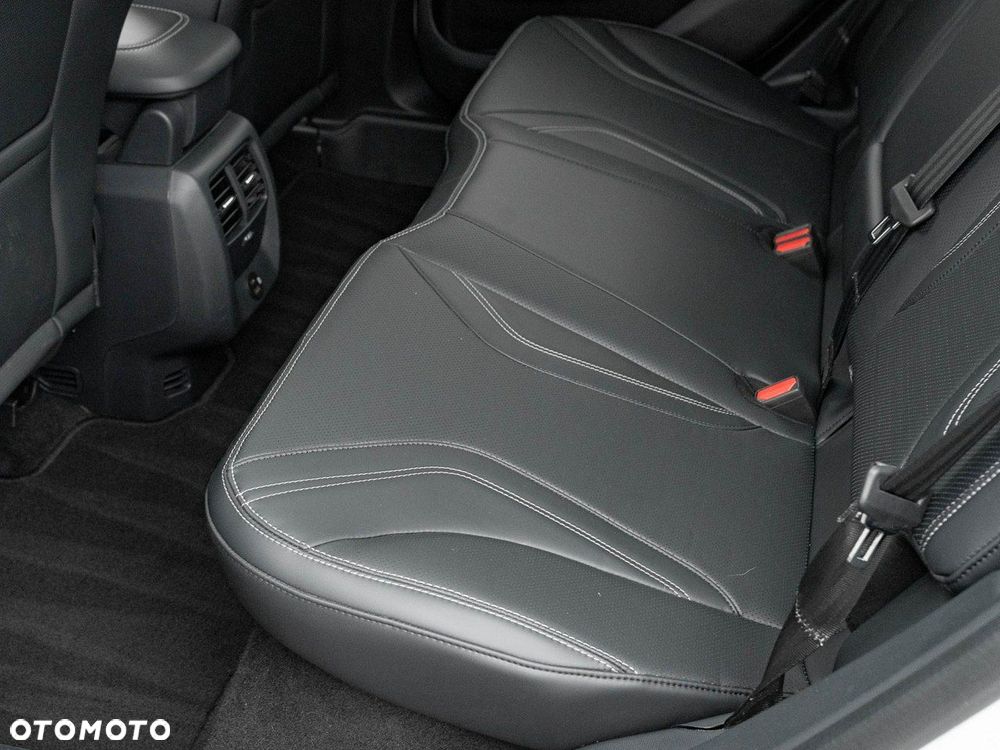 Ford Mustang Mach-E 98kWh RWD - 27