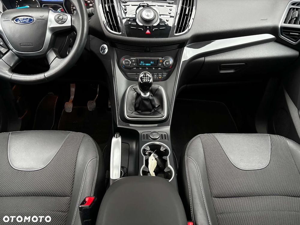 Ford Kuga 2.0 TDCi 2x4 Titanium - 21