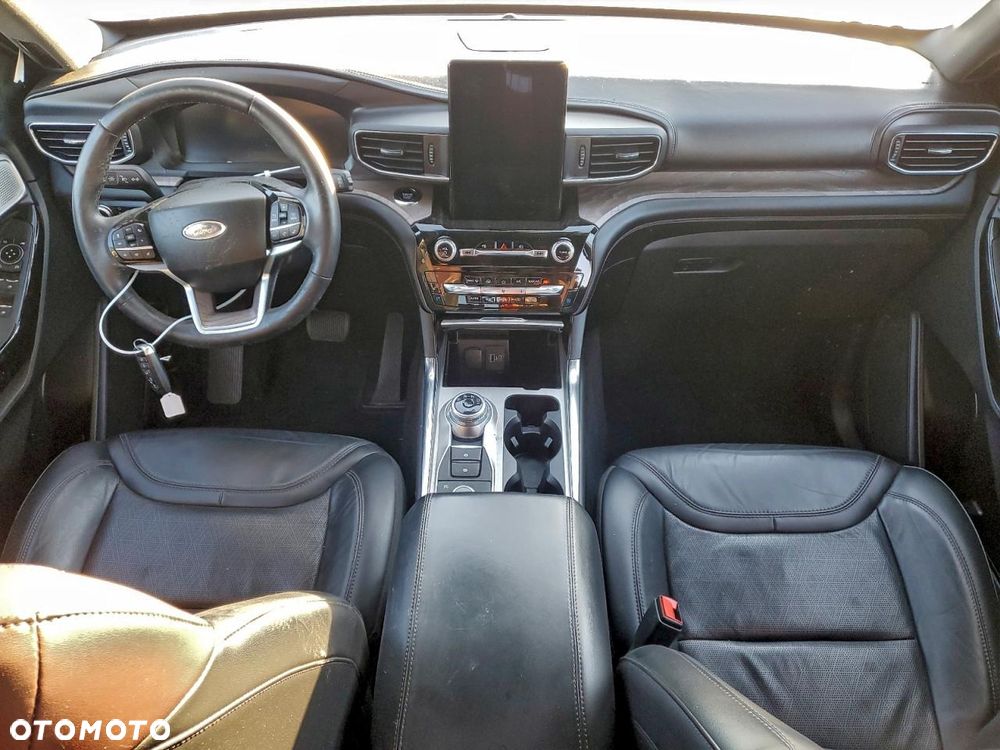 Ford Explorer - 12