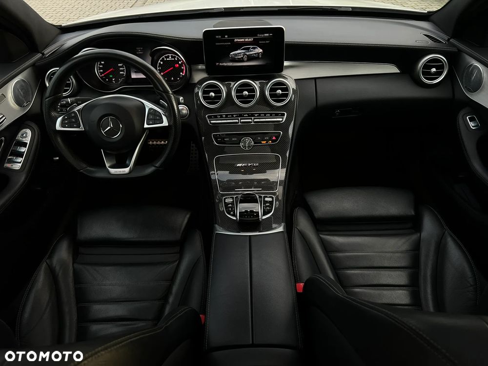 Mercedes-Benz Klasa C AMG 43 4Matic 9G-TRONIC - 26