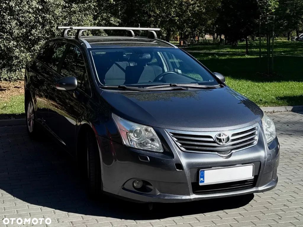 Toyota Avensis - 1